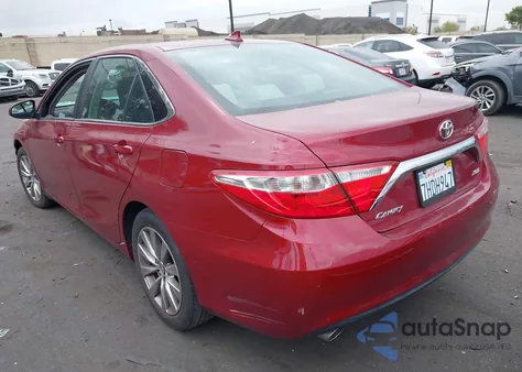 2015 Toyota Camry Xle V6 z USA, uszkodzony, nr VIN 4T1BK1FK7FU558040
